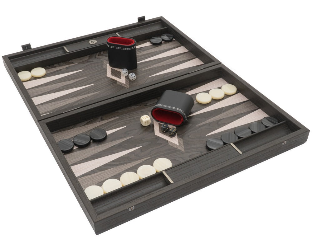 Le Coffret de Backgammon de Luxe Manopoulos en Ébène et Chêne Gris avec Gobelets Deluxe en Vinyle