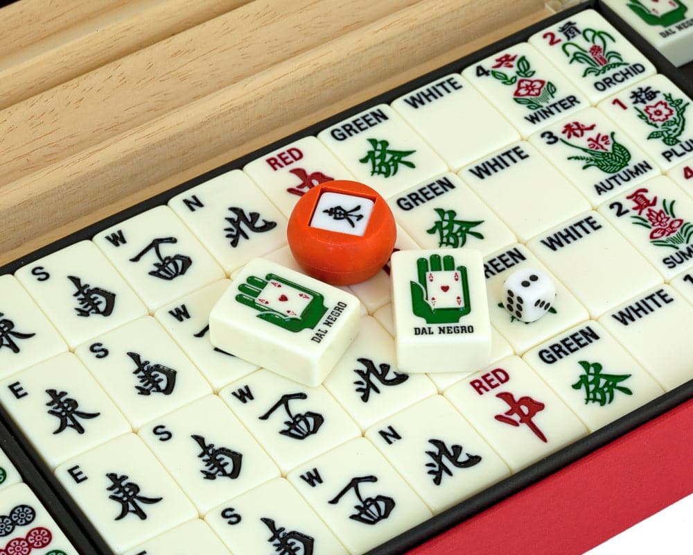 Dal Negro Deluxe Mah Jong Set showing European-style tiles and dice