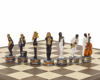 Das handbemalte, thematische Schachset 'Jazz Band Vs Rock Stars' von Italfama
