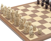 De Berkeley Chess middeleeuwse roestbruine en walnoot schaakset